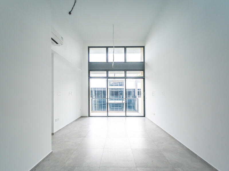 Living Room (4.6m Tall Ceiling)