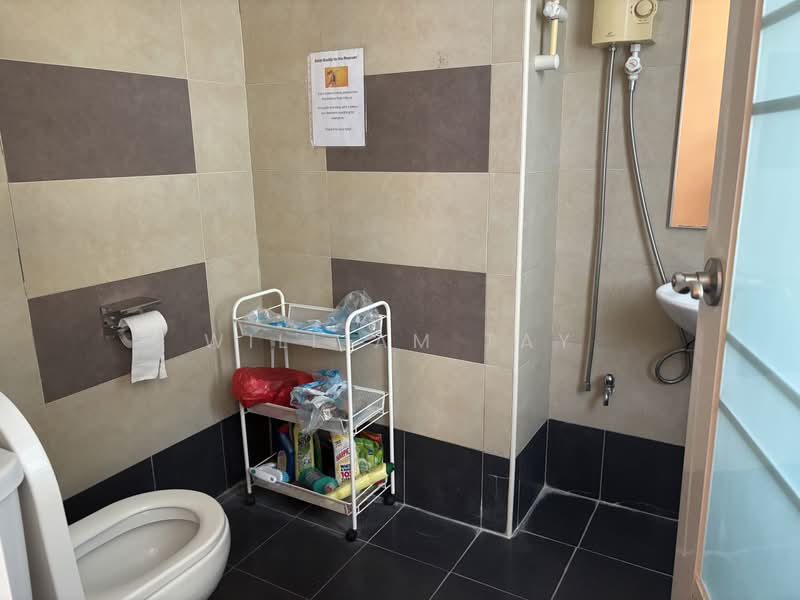 Midview City, 18 Sin Ming Lane, 360 sqft, Light Industrial (B1) For Rent, by William Tay, 60155493 - Bathroom - CommercialGuru.com.sg
