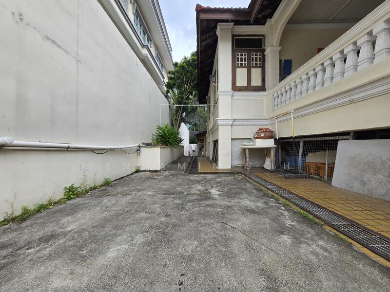 For Sale - PERFECTLY POSITIONED PRE-WAR BUNGALOW