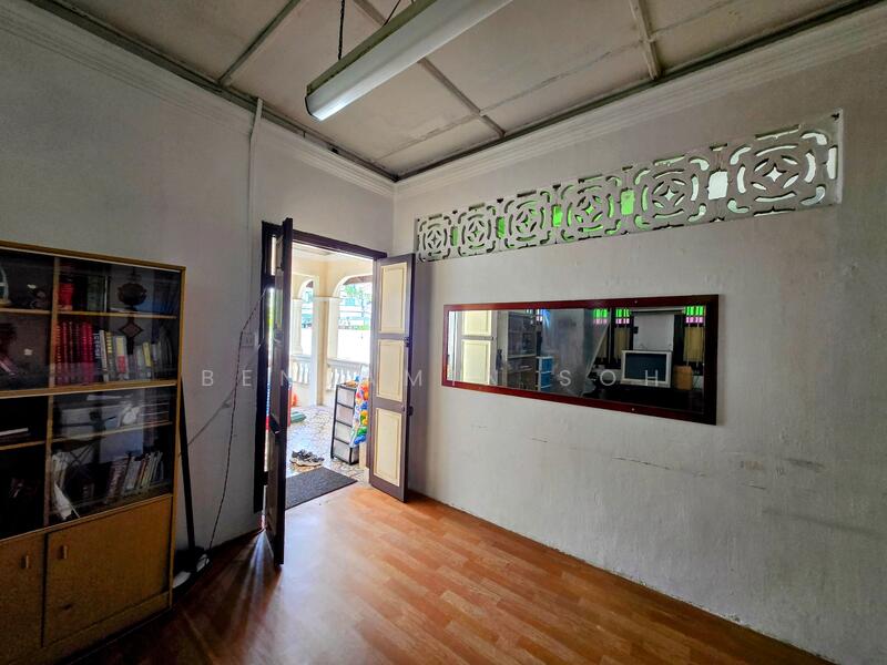 For Sale - PERFECTLY POSITIONED PRE-WAR BUNGALOW