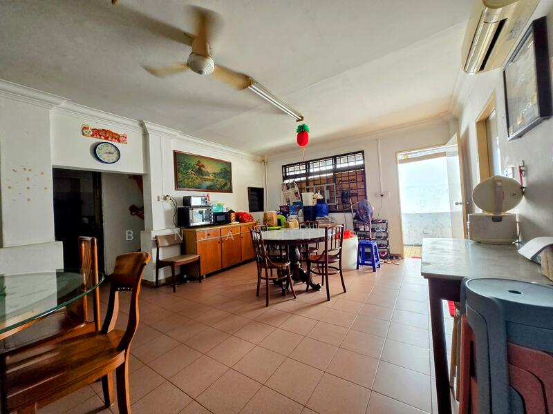 For Sale - PERFECTLY POSITIONED PRE-WAR BUNGALOW