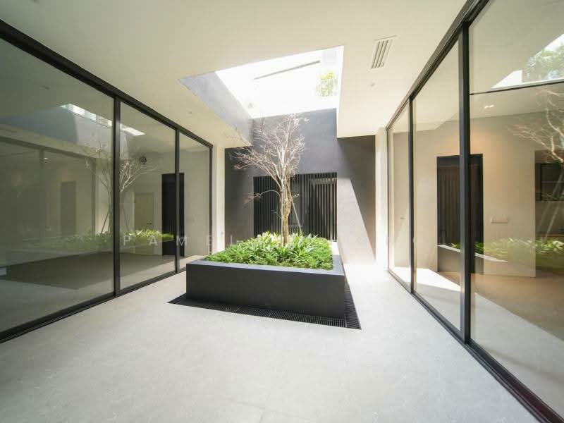 QUALITY NEW 3 STOREY DETACHED W BASEMENT ⭐️ 7 RM/GYM/STEAM RM/POOL ⭐️ HPPS ☎️ PAM 90228600 Detached House For Sale at S$ 18,800,000 | PropertyGuru Singapore - Interior