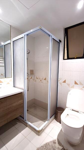 Common bathroom 