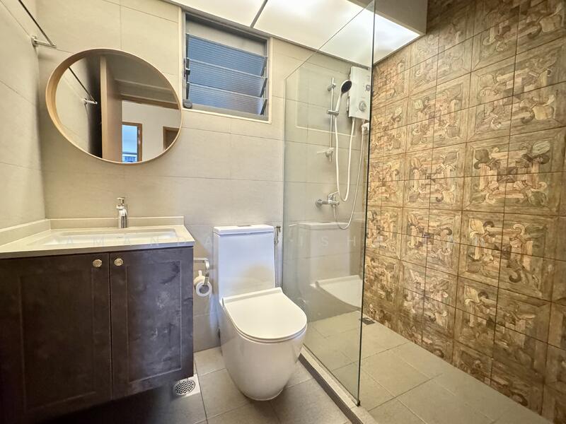 Common Bathroom 