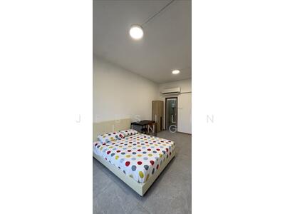 For Rent - Spacious Master Bedroom near Kembangan MRT for rent