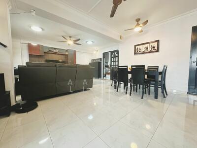 For Sale - 374 Tampines Street 34