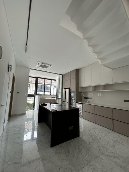 Dry Kitchen
