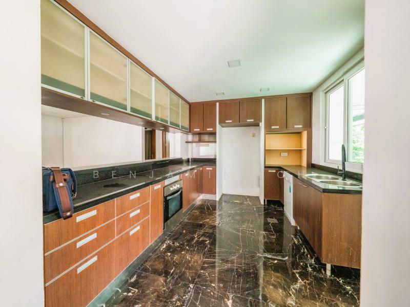 $1,4XX PSF BUNGALOW NEAR MRT & SIGLAP, 1km to St. Stephen's & Telok Kurau Primary, Eunos / Geylang / Paya Lebar, 7 Bedrooms, 5,000 sqft, Bungalow House For Sale, by Benjamin Soh, 60156759 - Kitchen - PropertyGuru.com.sg
