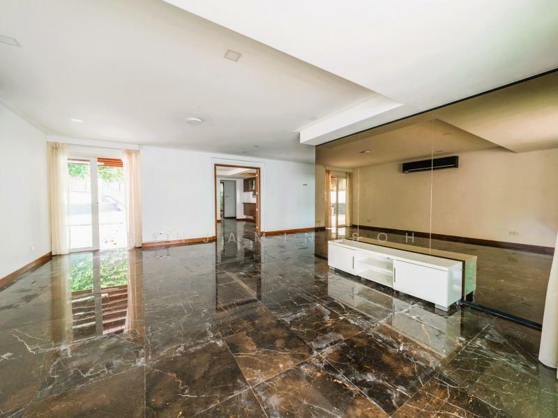 $1,4XX PSF BUNGALOW NEAR MRT & SIGLAP, 1km to St. Stephen's & Telok Kurau Primary, Eunos / Geylang / Paya Lebar, 7 Bedrooms, 5,000 sqft, Bungalow House For Sale, by Benjamin Soh, 60156759 - Living Room - PropertyGuru.com.sg