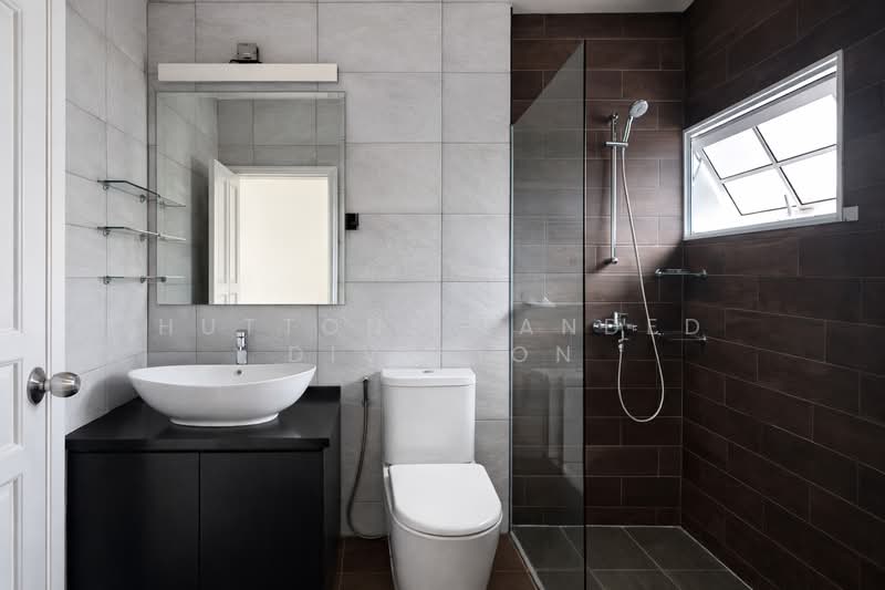 Serene & Charming House on an Elevated plot; Prestige estate, , 4 Bedrooms, 3,000 sqft, Semi-Detached House For Sale, by Huttons Landed Division, 60156782 - Bathroom - PropertyGuru.com.sg
