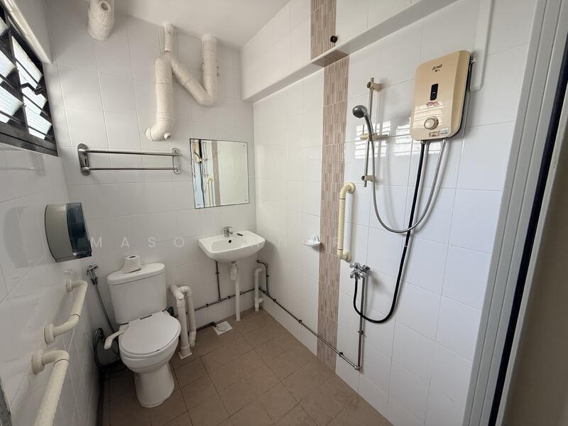 Master Toilet