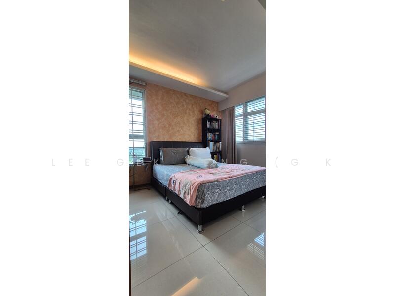 Common Bedroom with dual view and 2 window