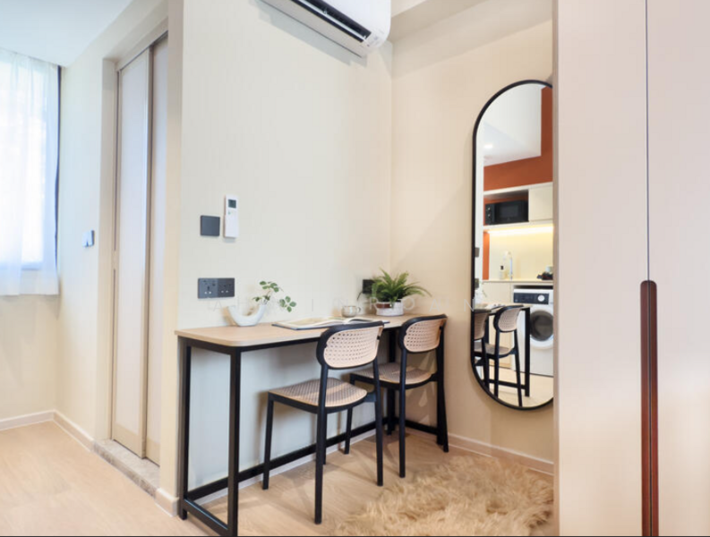 Premier twin studio study area
