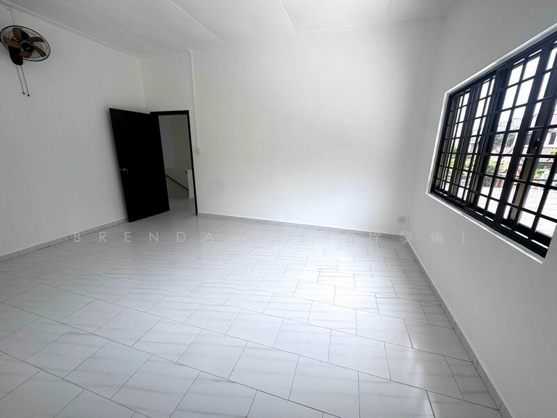For Sale, Corner Detached in Siglap Vicinity