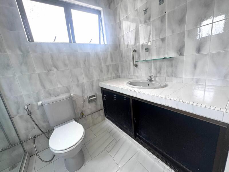 For Sale, Corner Detached in Siglap Vicinity
