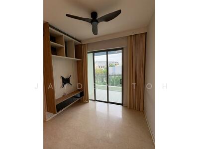 For Rent - Skies Miltonia