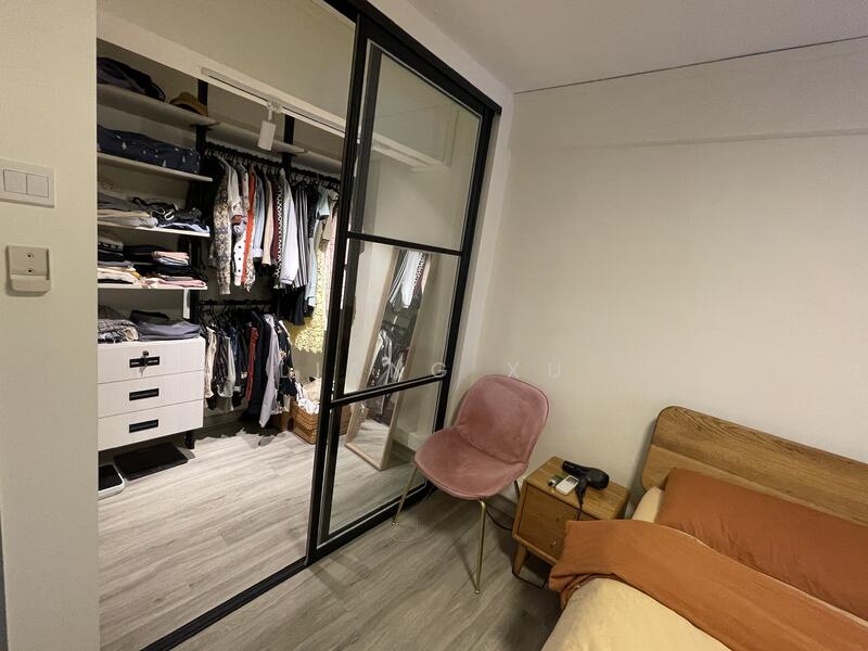 Walk in wardrobe in Bedroom 1