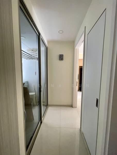 Sea Esta, 20 Pasir Ris Link, 3 Bedrooms, 1,206 sqft, Condominium For Sale, by Selina Sun, 60157413 - Corridor - PropertyGuru.com.sg