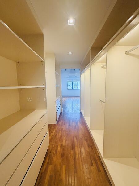 Walk in wardrobe