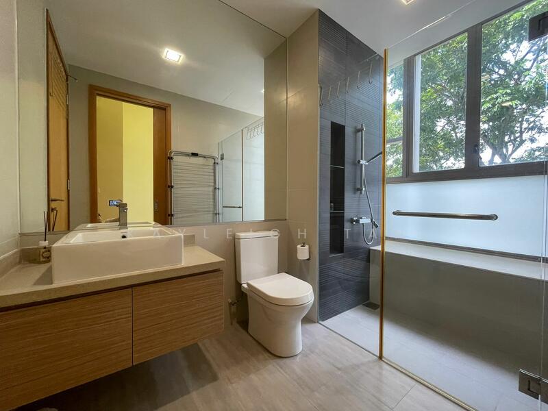 Attached Common Bathroom