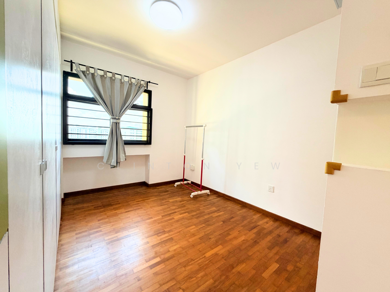 For Rent - 482 Admiralty Link
