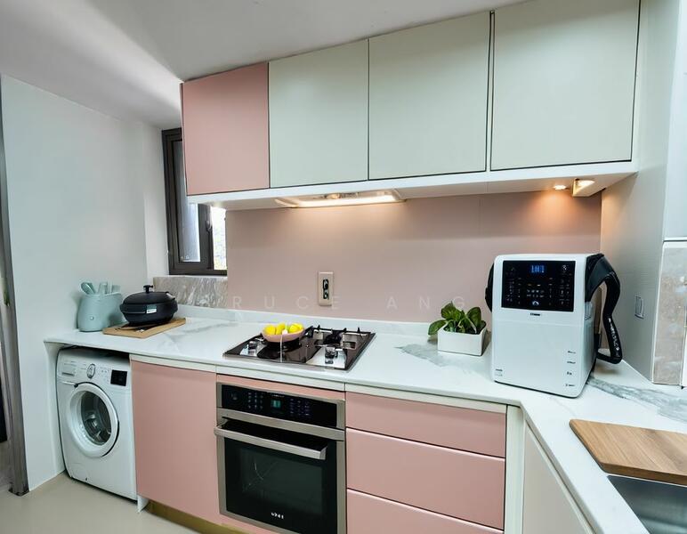 For Sale - CHEAP! WALK TO MRT, MKT, HAWKER CTR! WELL RENO!