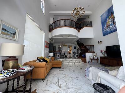 For Sale - Exquisite Semi-Detached Residence in Prime District 10 – Holland Grove View