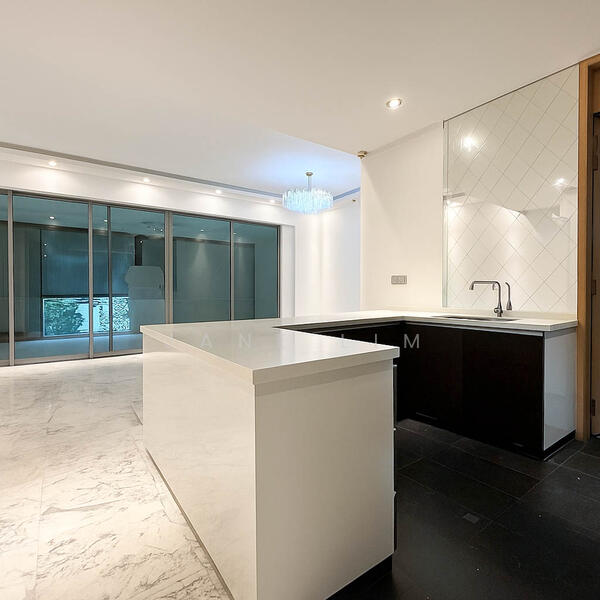 Dry Kitchen