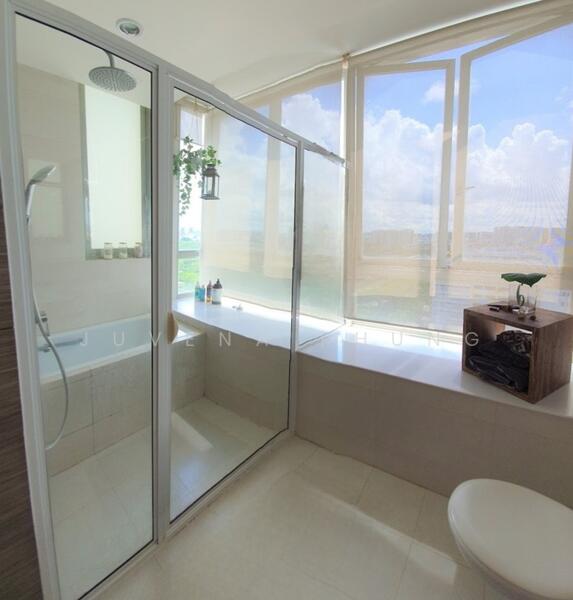 Master Room attached bathroom
