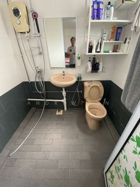 721 Yishun Street 71, 721 Yishun Street 71, 3 Bedrooms, 903 sqft, HDB Flat For Sale, by Andrew Tan, 60158860 - Bathroom - PropertyGuru.com.sg