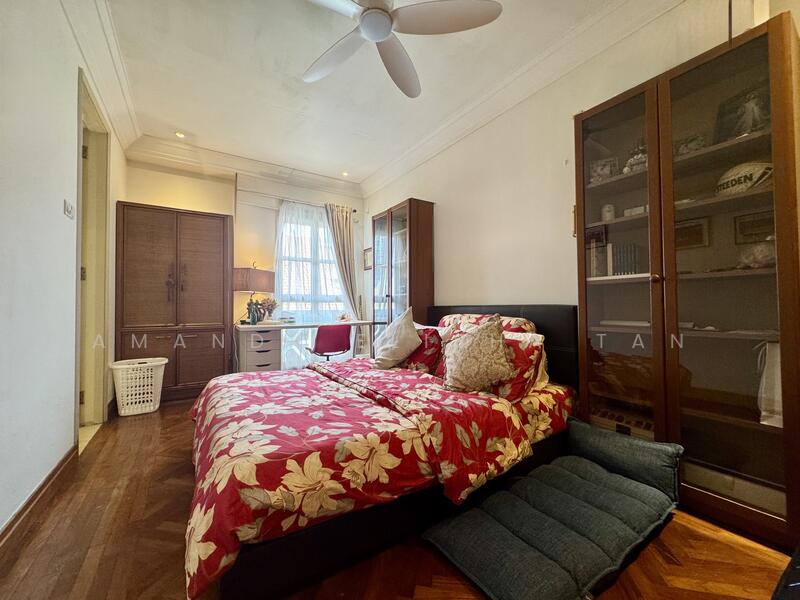 Junior Master Bedroom 