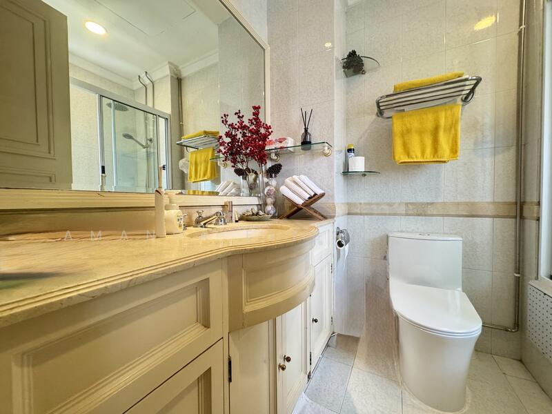 Junior Master Bathroom 