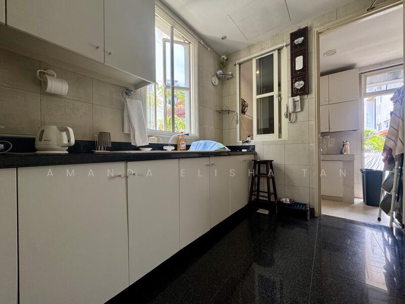 Front Kitchen 