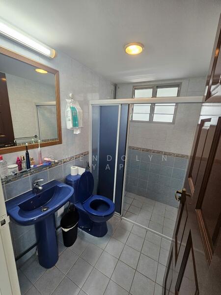 Master Bedroom Bathroom