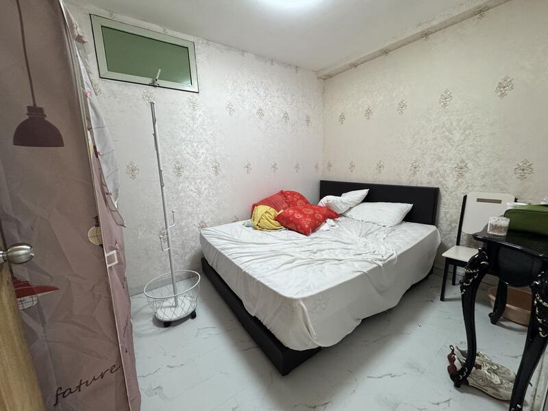 129 Kim Tian Road, , 1,894 sqft, Shop / Shophouse For Sale, by Kai Wallace, 60158994 - Bedroom - CommercialGuru.com.sg