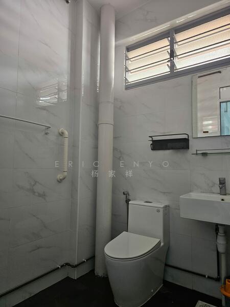 11 Toh Yi Drive, 11 Toh Yi Drive, 3 Bedrooms, 1,200 sqft, HDB Flat For Rent, by Eric Enyo 杨家祥, 60159107 - Bathroom - PropertyGuru.com.sg