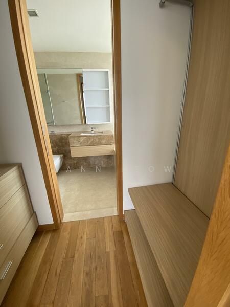 Walk in closet 