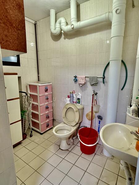 master toilet