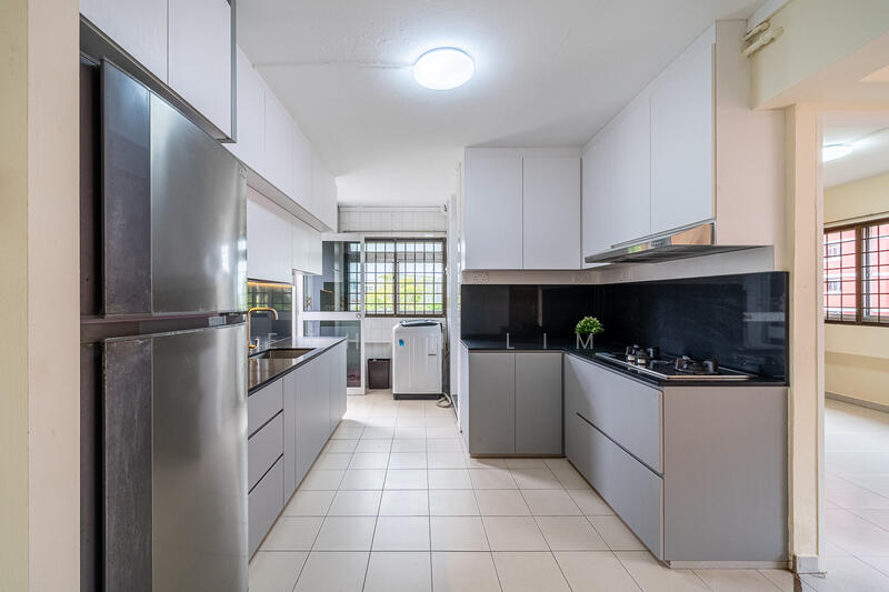 For Rent - 221 Hougang Street 21