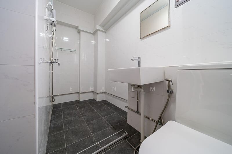 For Rent - 221 Hougang Street 21