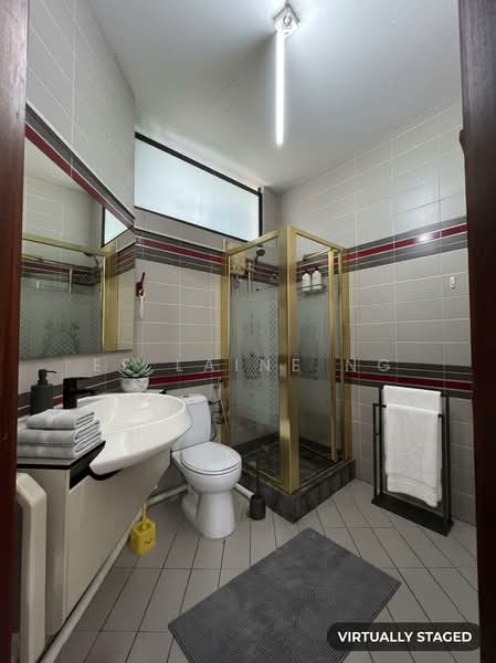 Toh Tuck Garden, 67 Toh Tuck Road, Room Rental, 290 sqft, Bungalow House For Rent, by Ee Laine Ng, 60159336 - Bathroom - PropertyGuru.com.sg