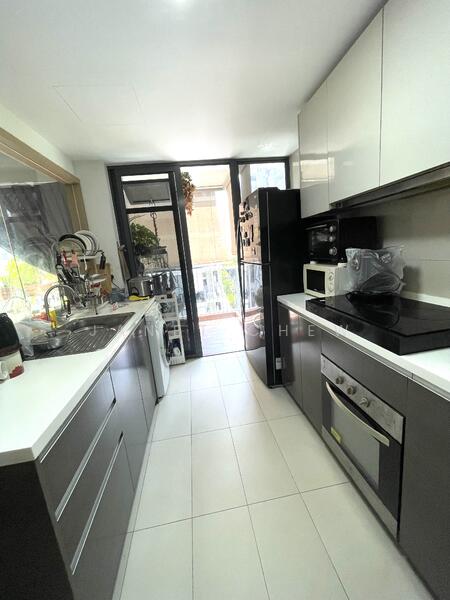 Kitchen with balcony