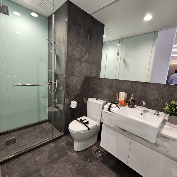ARC 380, 380 Jalan Besar, 764 sqft, Office For Sale, by Chris Goh, 60159571 - Bathroom - CommercialGuru.com.sg