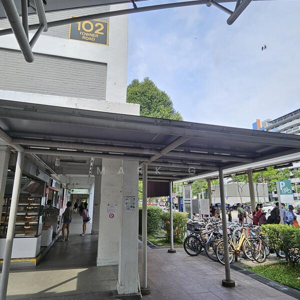 Blk 102 Towner Rd - Shops and bus stop