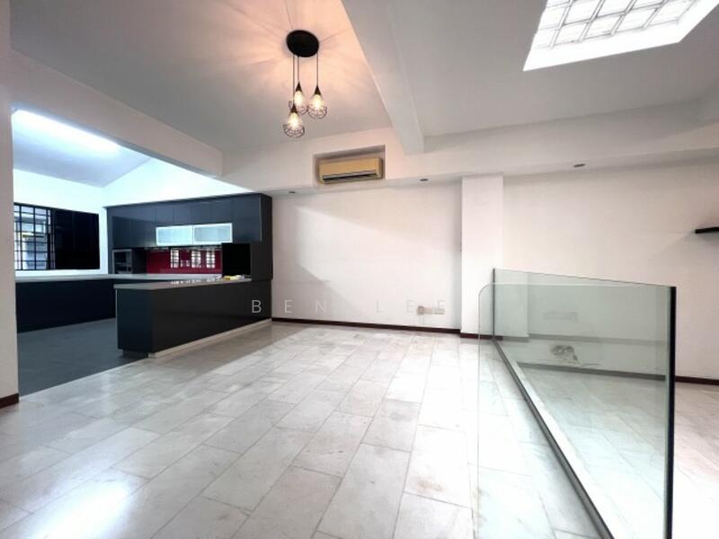 For Rent - clementi road D05 cheap terrace house 4 bedroom rent