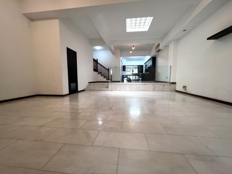 For Rent - clementi road D05 cheap terrace house 4 bedroom rent