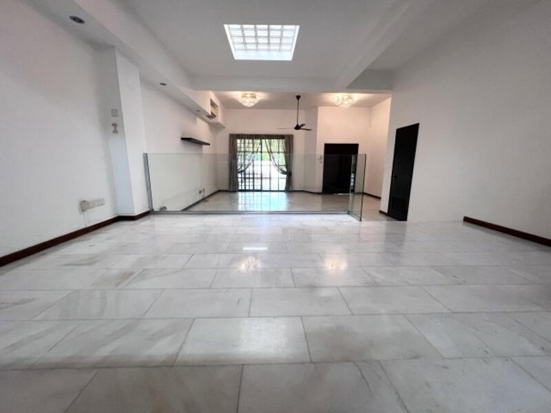 For Rent - clementi road D05 cheap terrace house 4 bedroom rent