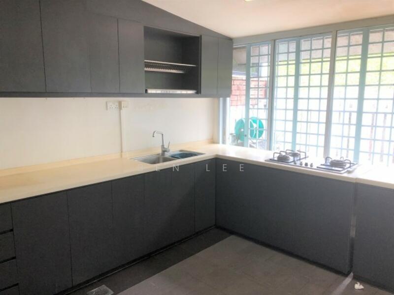 For Rent - clementi road D05 cheap terrace house 4 bedroom rent