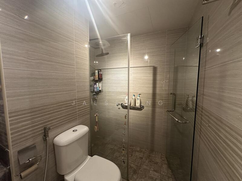 Master Bedroom Bathroom