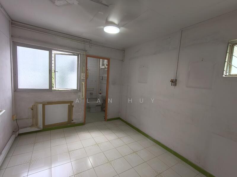 For Sale - 102 Woodlands Street 13